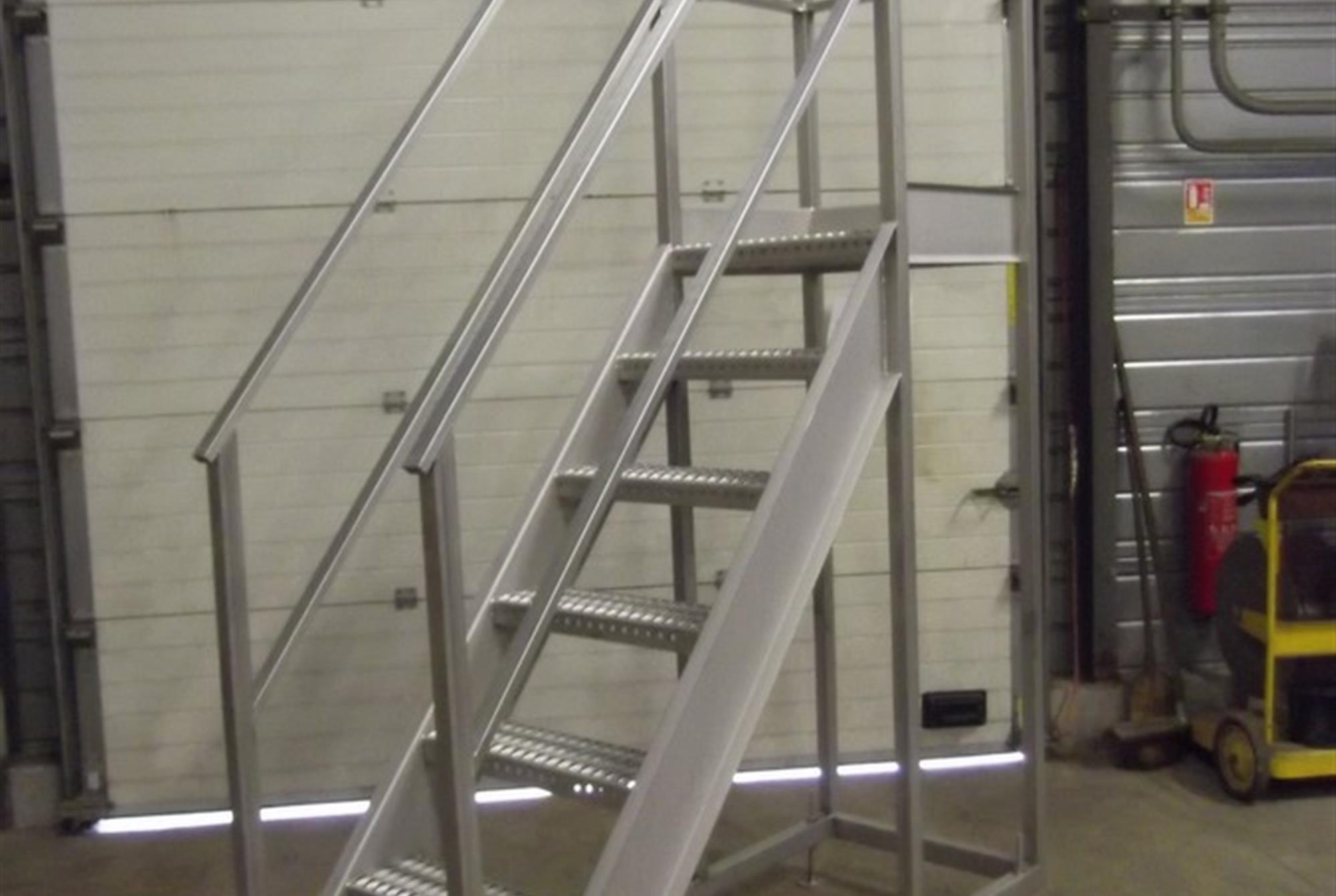 Escalier sur mesure. -