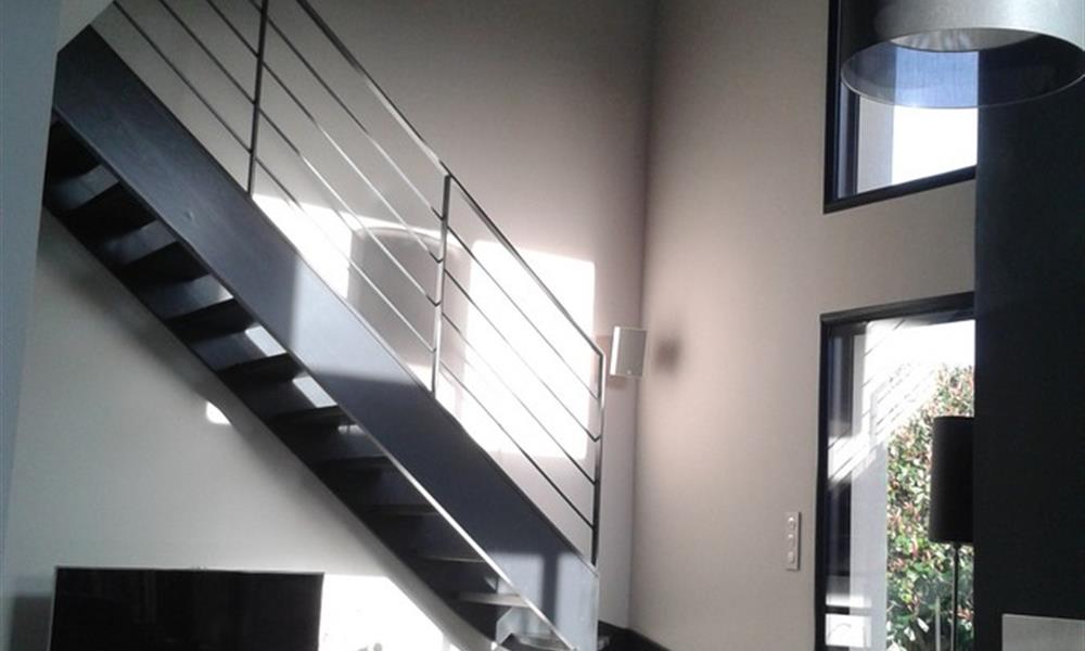Escalier acier design sur mesure - 