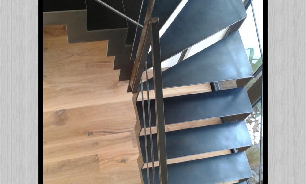 Escalier acier quart tournant - 