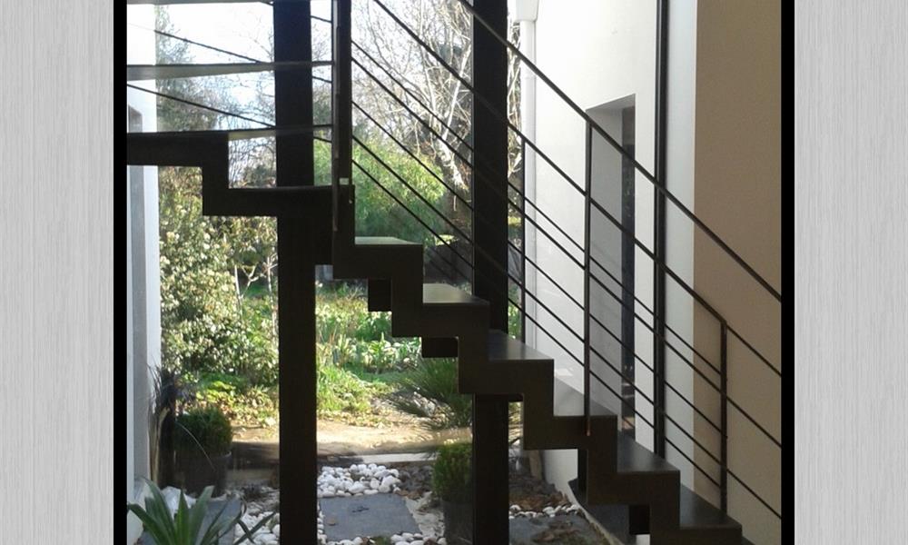 Escalier acier sur mesure - 