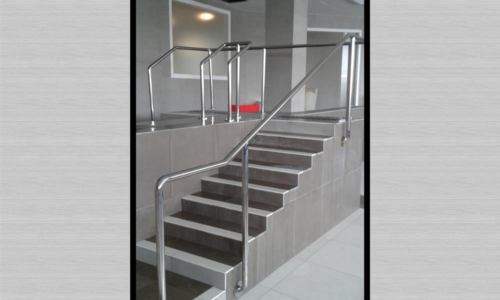 Escalier de piscine - 