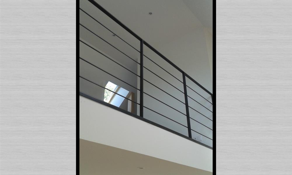 Garde corps intérieur sur mesure en acier laqué - 
