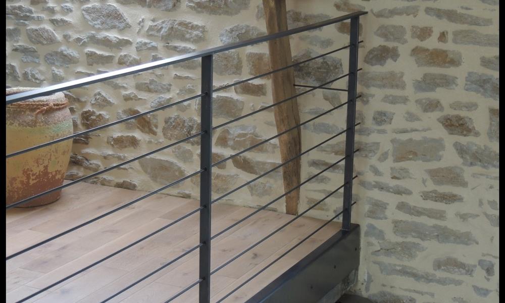Escalier acier lisses horizontales - ARINOX - 