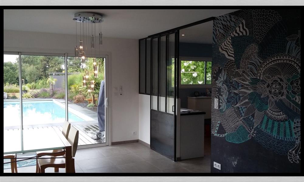 Verrière acier brut verni avec porte et rail au plafond : ARINOX - 