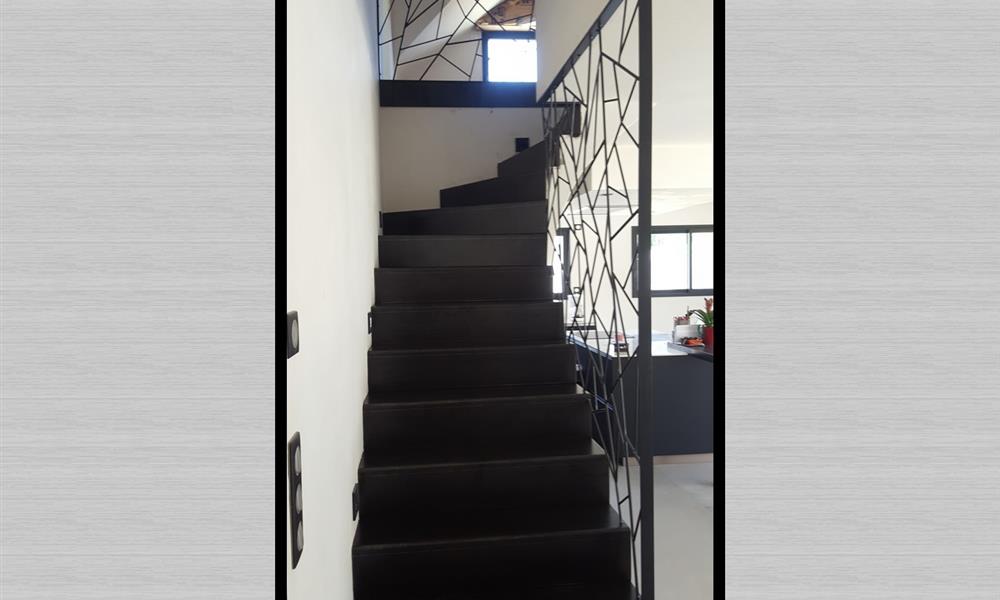 Habillage escalier béton  avec grade-corps ARINOX