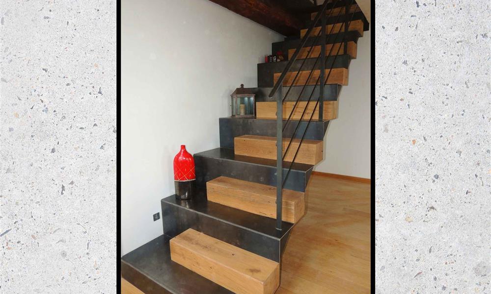 Escalier avec contre marche acier et billot de chêne ARINOX - 
