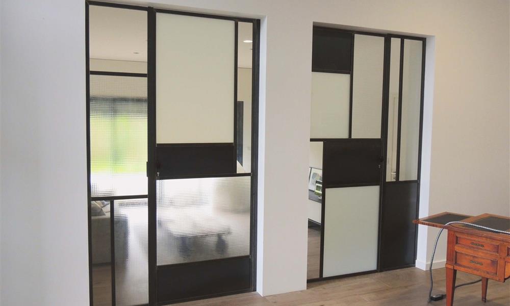 Porte style Mondrian avec verres fantaisies sur mesure ARINOX - 