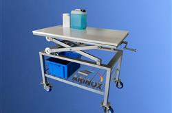 Table ergonomique réglable en hauteur manuellement en Inox - 