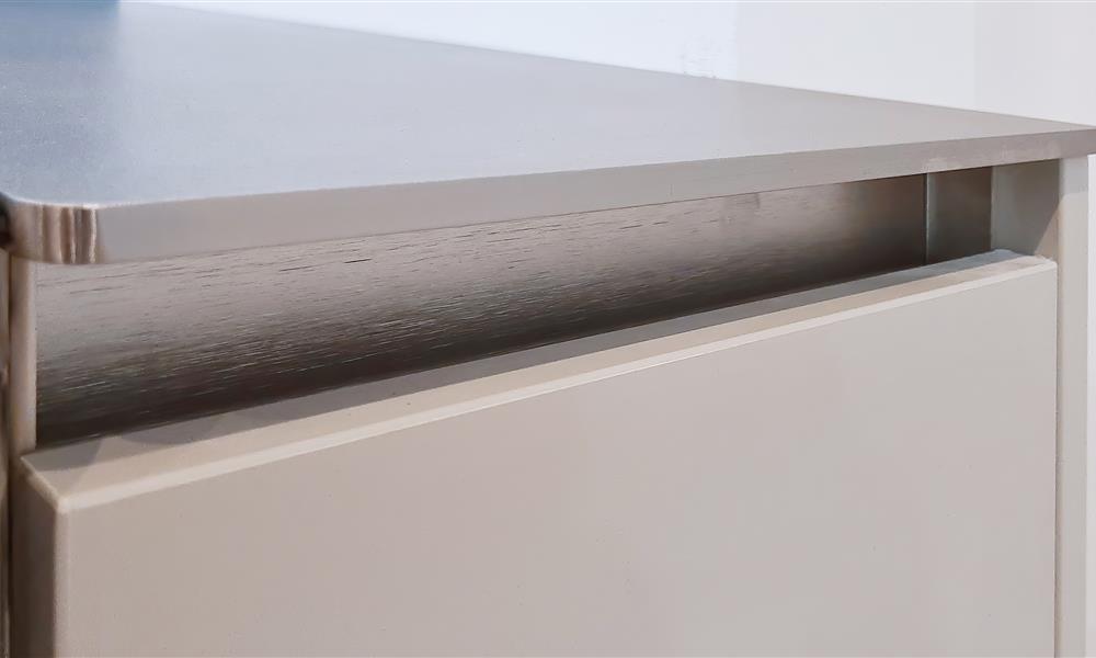détail INOX massif  8mm laminé à chaud vibré ARINOX - 