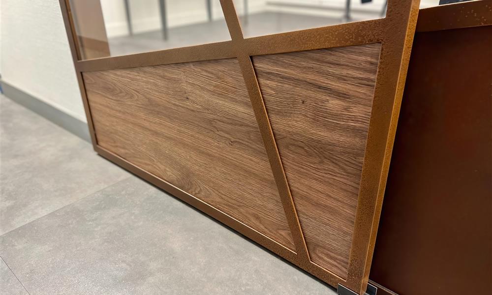 Détail verrière sous bassement bois ARINOX - 