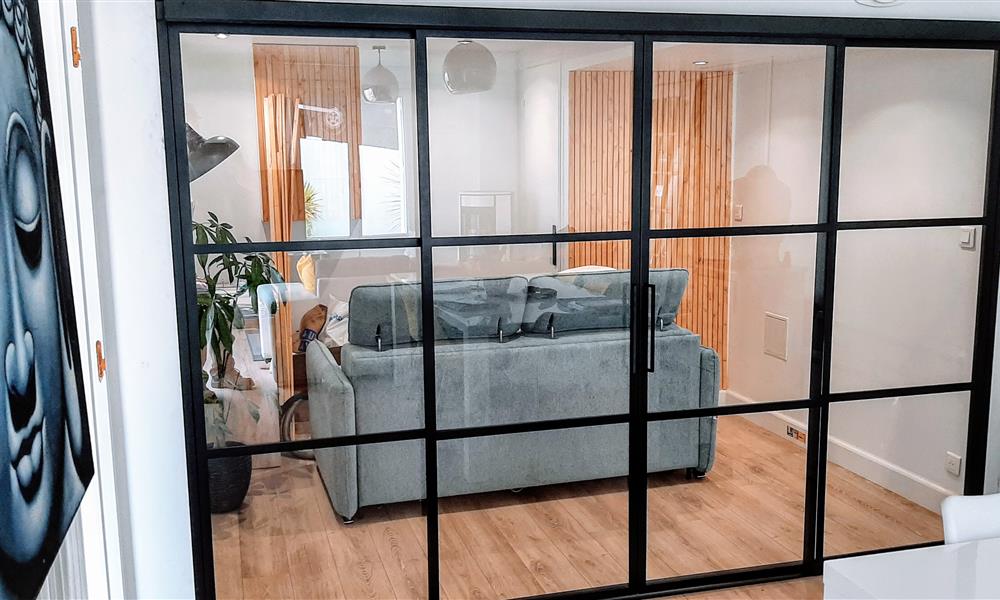 Porte coulissante et verrière style orangerie ARINOX - 