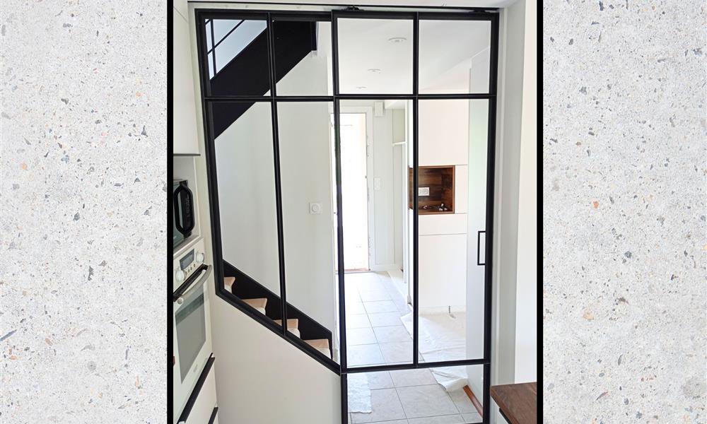 CLoisonnez votre escalier avec une jolie verrière acier ARINOX - 
