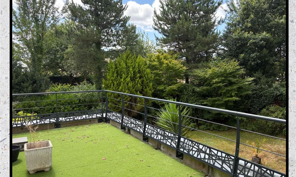 Garde-corps de terrasse en acier thermolaqué adapté au bord de mer ARINOX - 